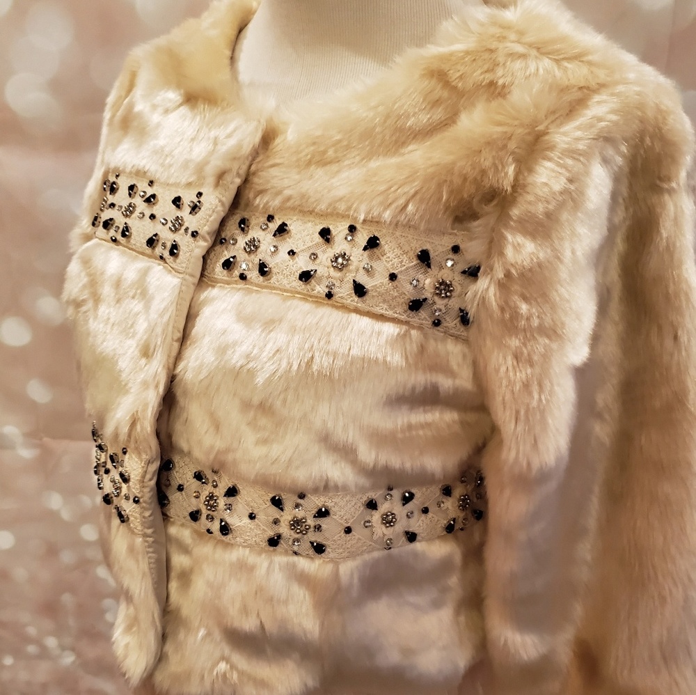 2 for $40 NWT Ryu Luxury Faux Fur Jacket - Picture 6 of 8